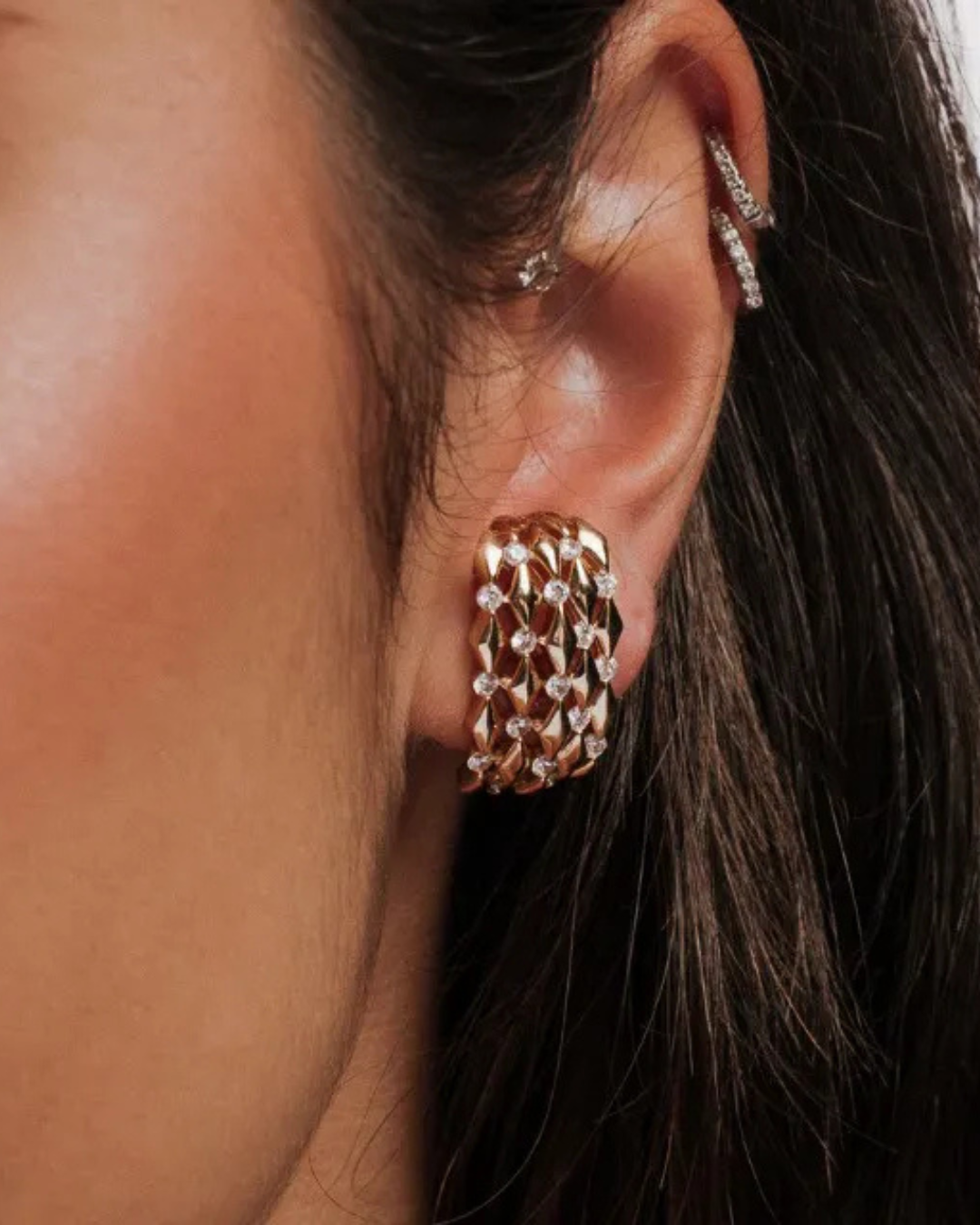Brinco earhook renda com zircônias cravejadas