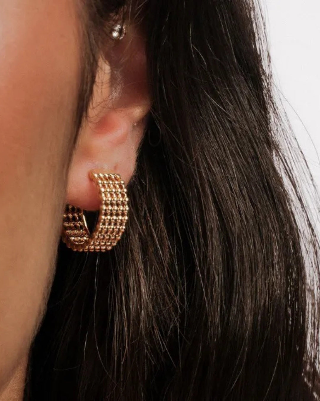 Brinco argola texturizada gold clássica