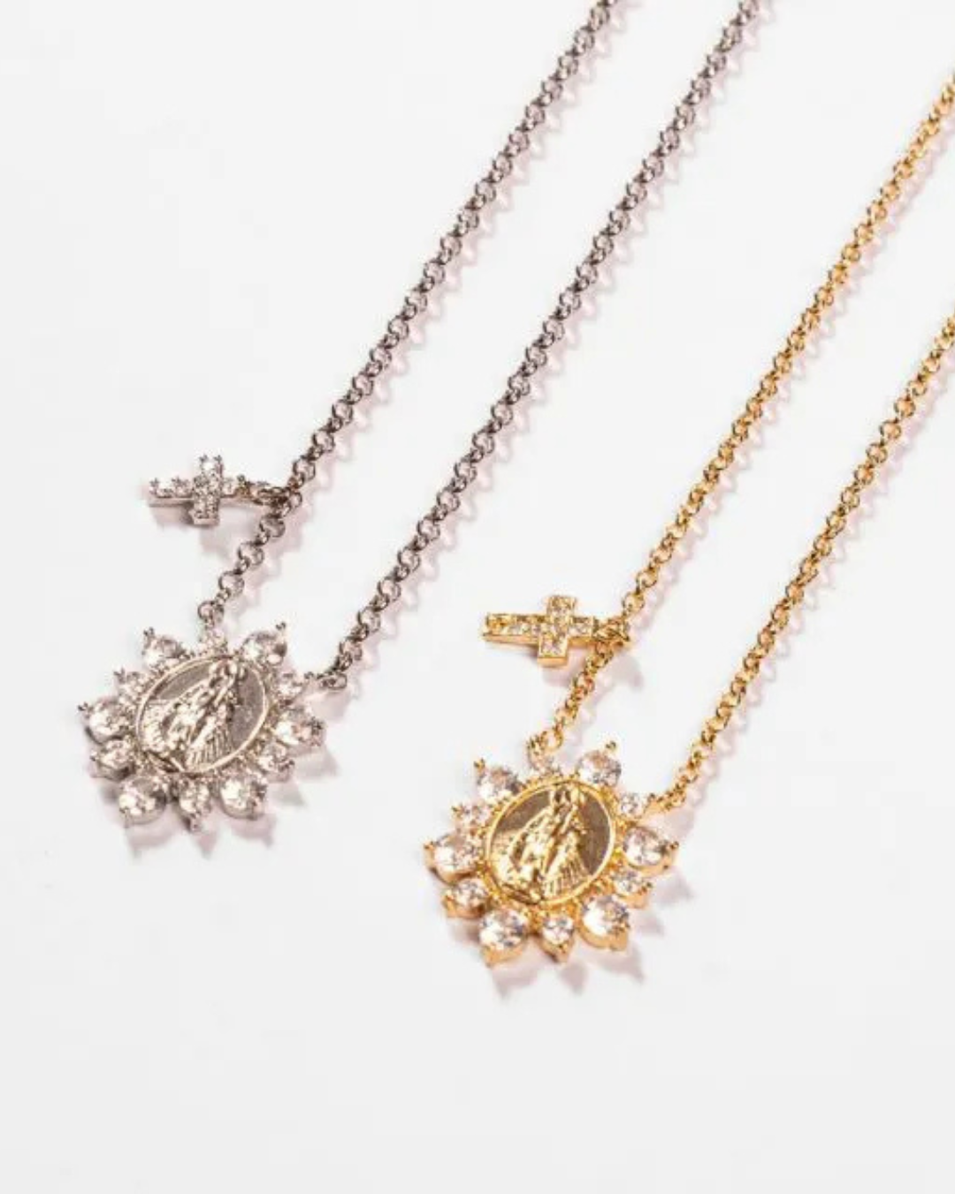 Colar com medalha de Nossa Senhora das Graças e mini cruz p925
