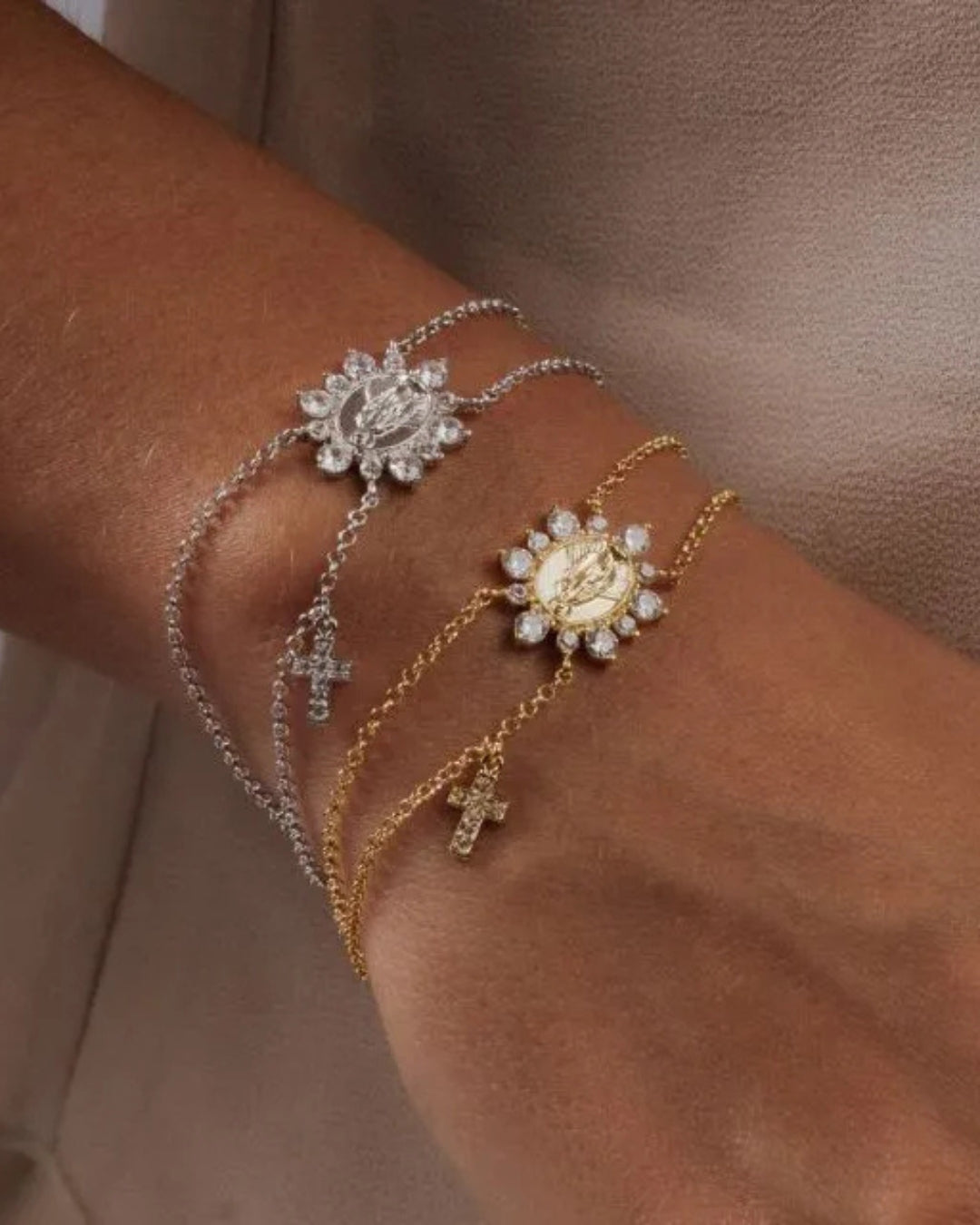 Pulseira com medalha de Nossa Senhora das Graças p925