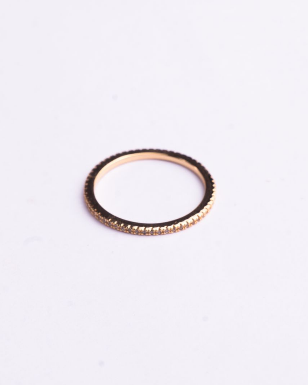 Aliança inteira cravejada com zircônias 0,5mm