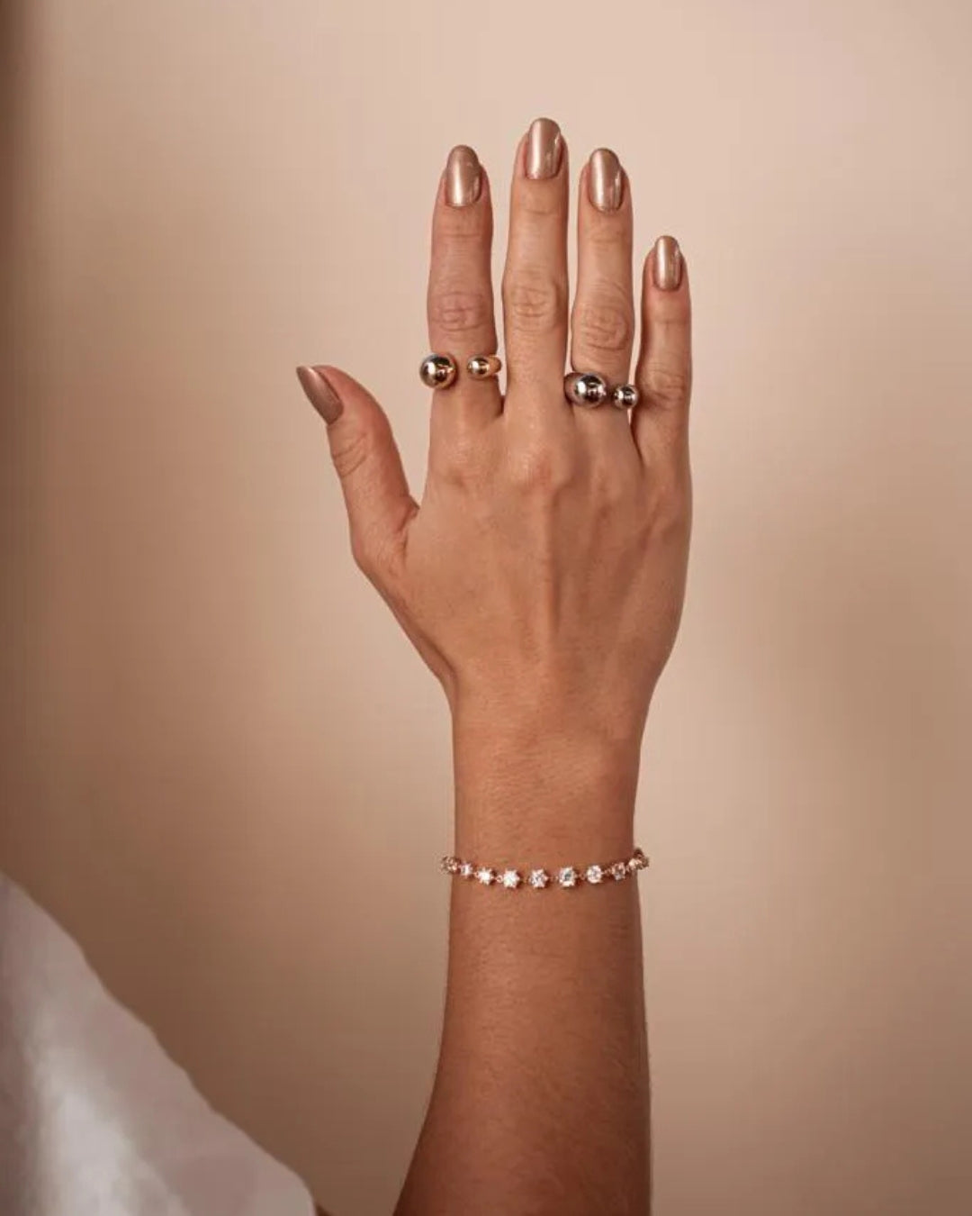 Pulseira estilo riviera com zircônias conectadas por elos p925